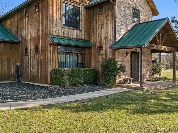 2nd image of 740 Maplebrook Rd