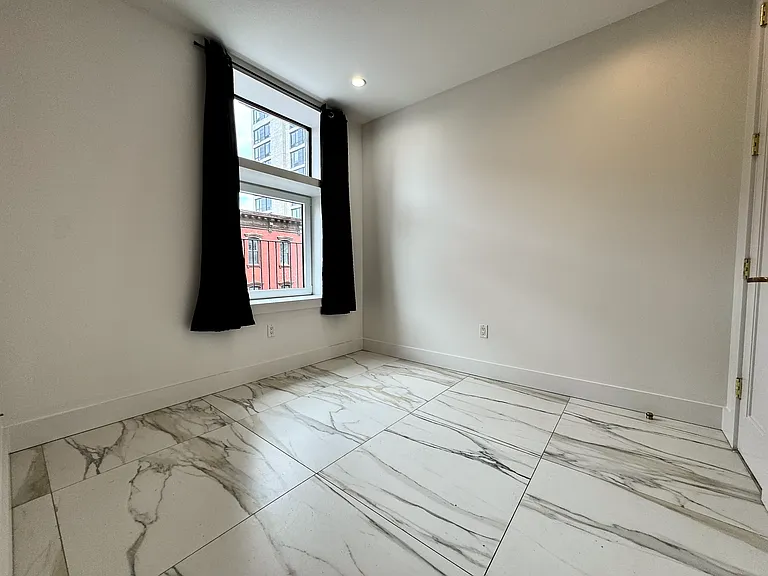 152 Boerum St #3B — Photo 3