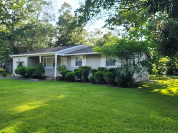 305 S Willow Ave, Galloway, NJ 08205