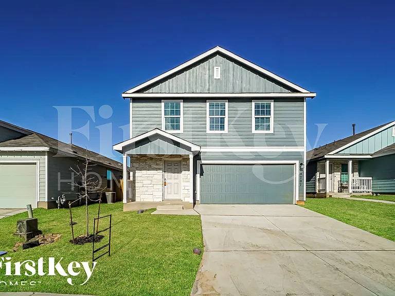 10707 Prusiner Dr — Photo 1
