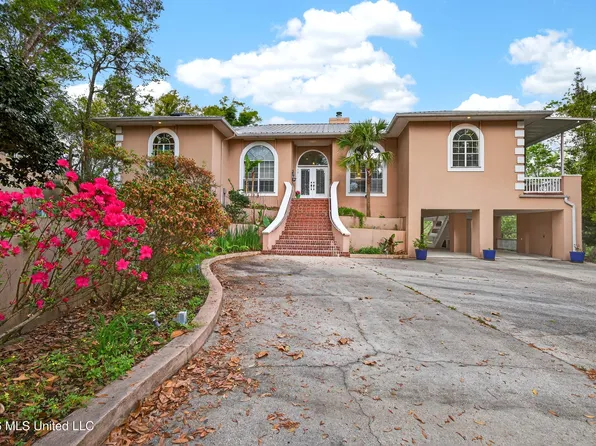 10418 Malahini Pl, Diamondhead, MS 39525