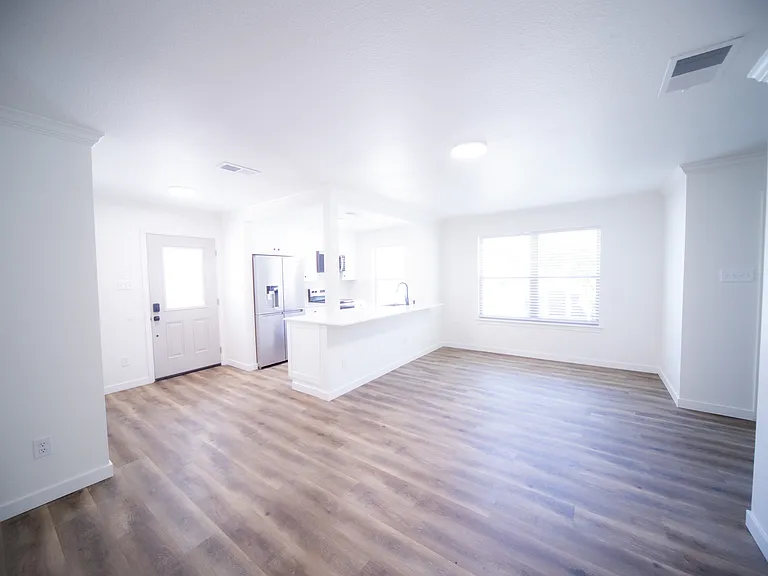 3235 S University Dr — Photo 8