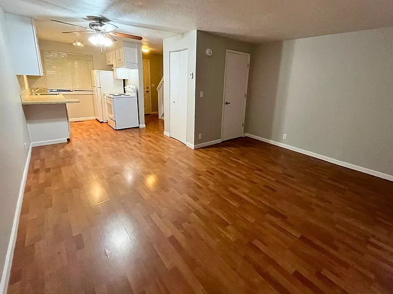 500 Jefferson St #8 — Photo 14