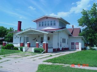 110 S Park St NE, Wagner, SD 57380
