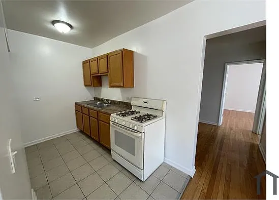 7 S Mayfield Ave #204 — Photo 3