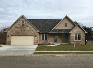 122 N Raymond Ave, Trafalgar, IN 46181