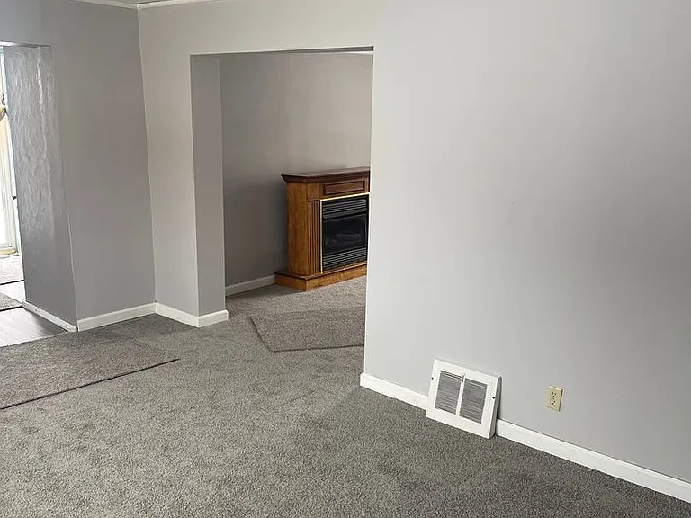 1345 Kellogg Ave — Photo 23