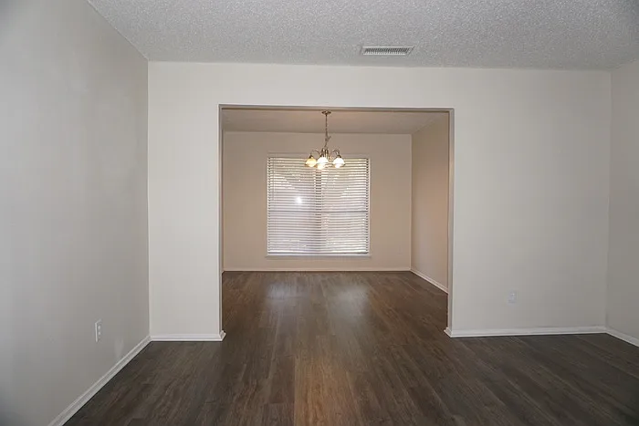 2609 Hamilton Dr — Photo 5