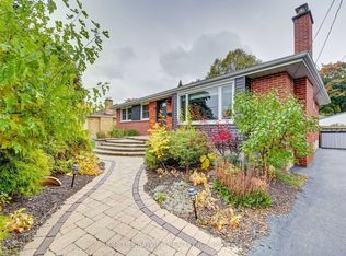 414 Dorchester Cres, Burlington, ON L7T 2X4