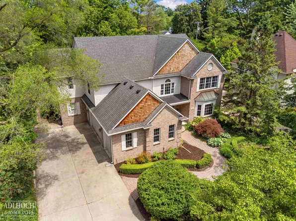 758 Middlesex Rd, Grosse Pointe Park, MI 48230