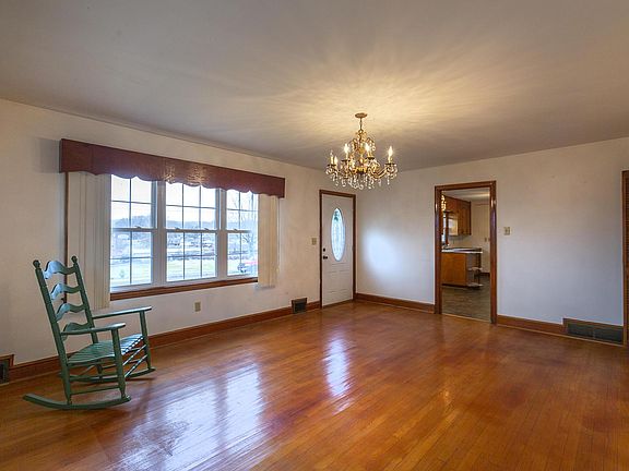 4th image of 365 Orchard Ave
