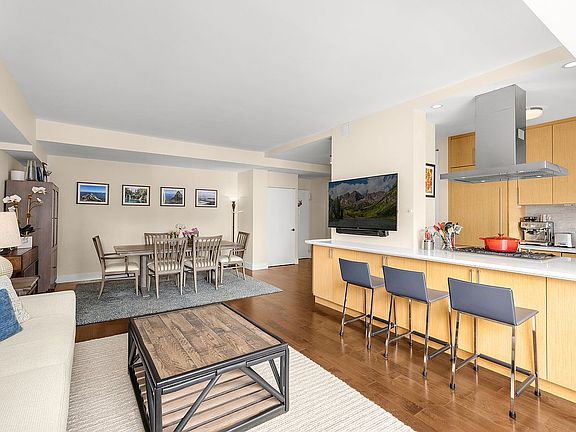 2nd image of 340 E 64th St APT 11B
