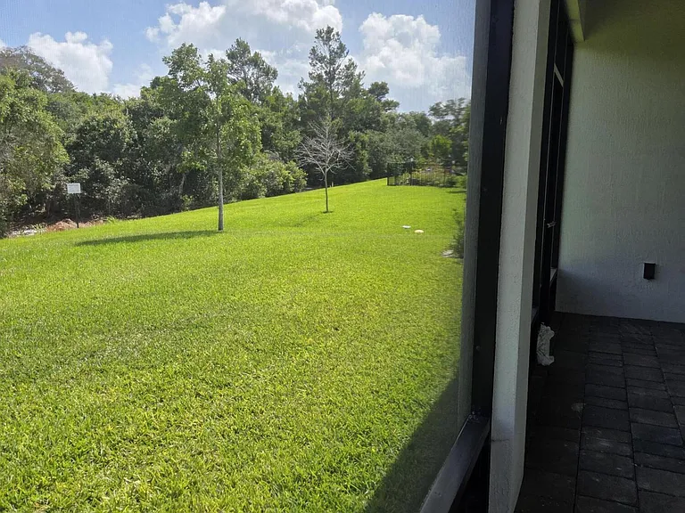 1949 NE Ocean Dunes Dr — Photo 28