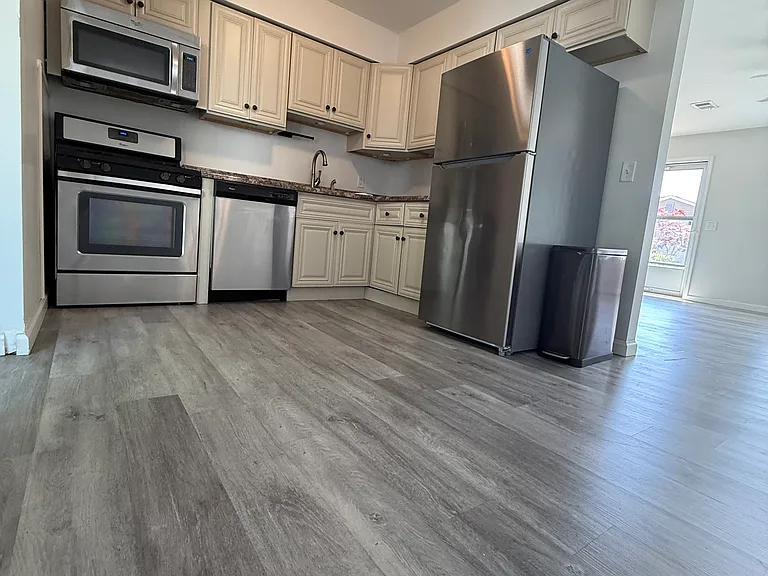 3238 Meadow St — Photo 10