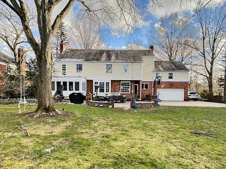 14575 Shaker Blvd — Photo 20