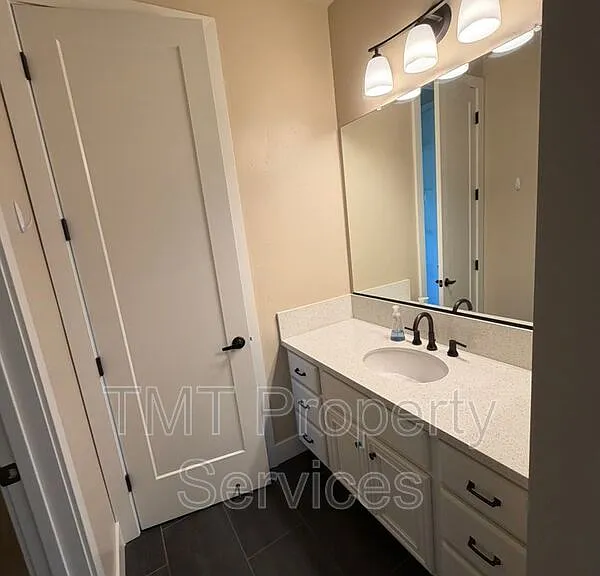 2839 Sevilla Ln — Photo 9