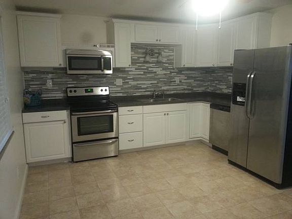 2nd image of 2855 Foxwood Dr