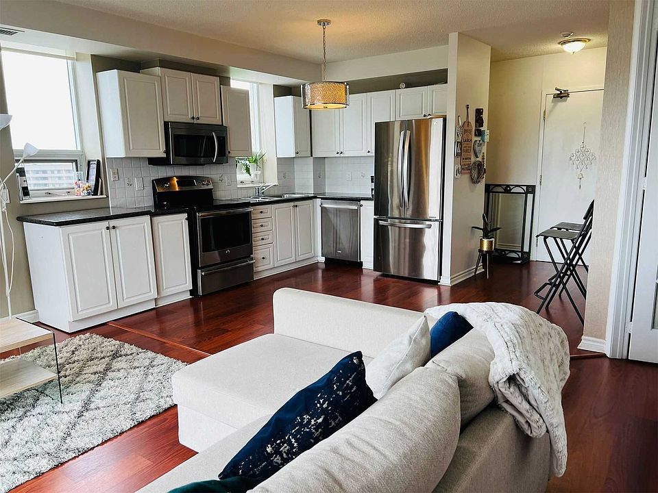 2nd image of 200 Burnhamthorpe Rd E #1103
