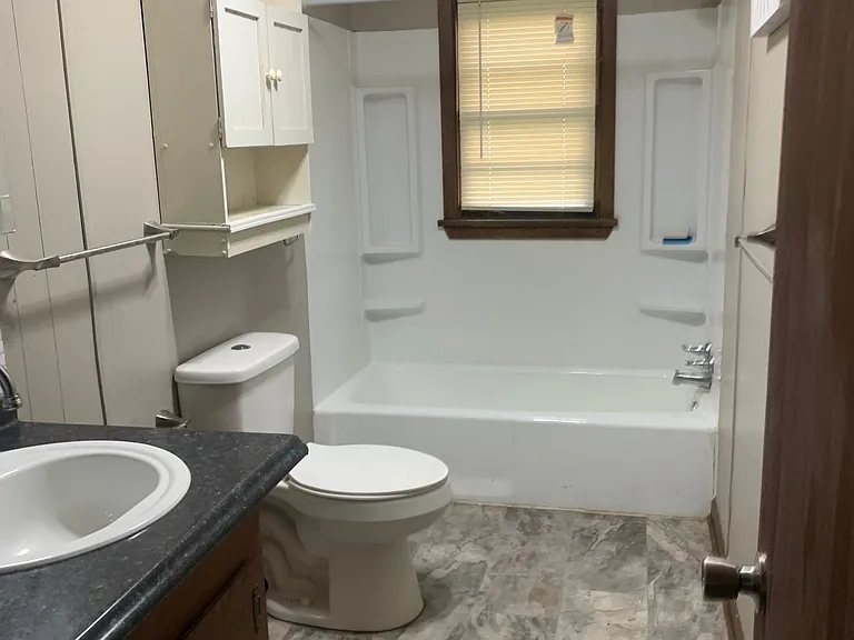 Bathroom 2, Image