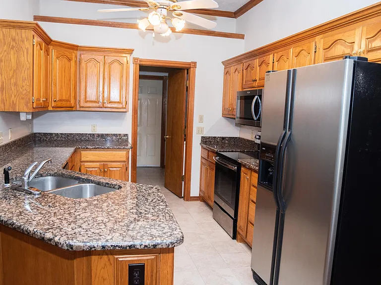 716 Azalea Hill Dr — Photo 5
