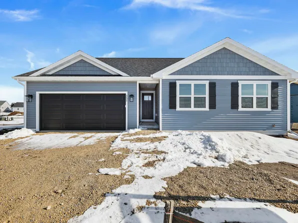 352 Dahlia Dr #36, Stoughton, WI 53589