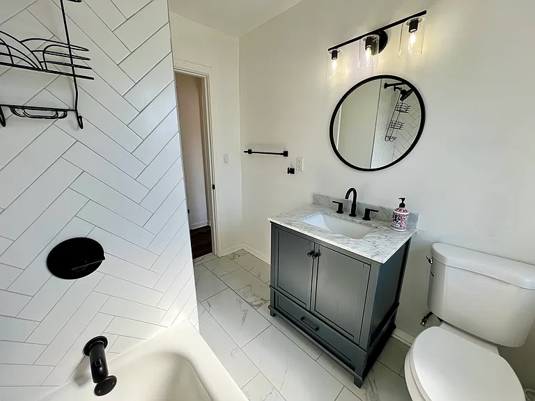 1410 Central St #3W — Photo 11