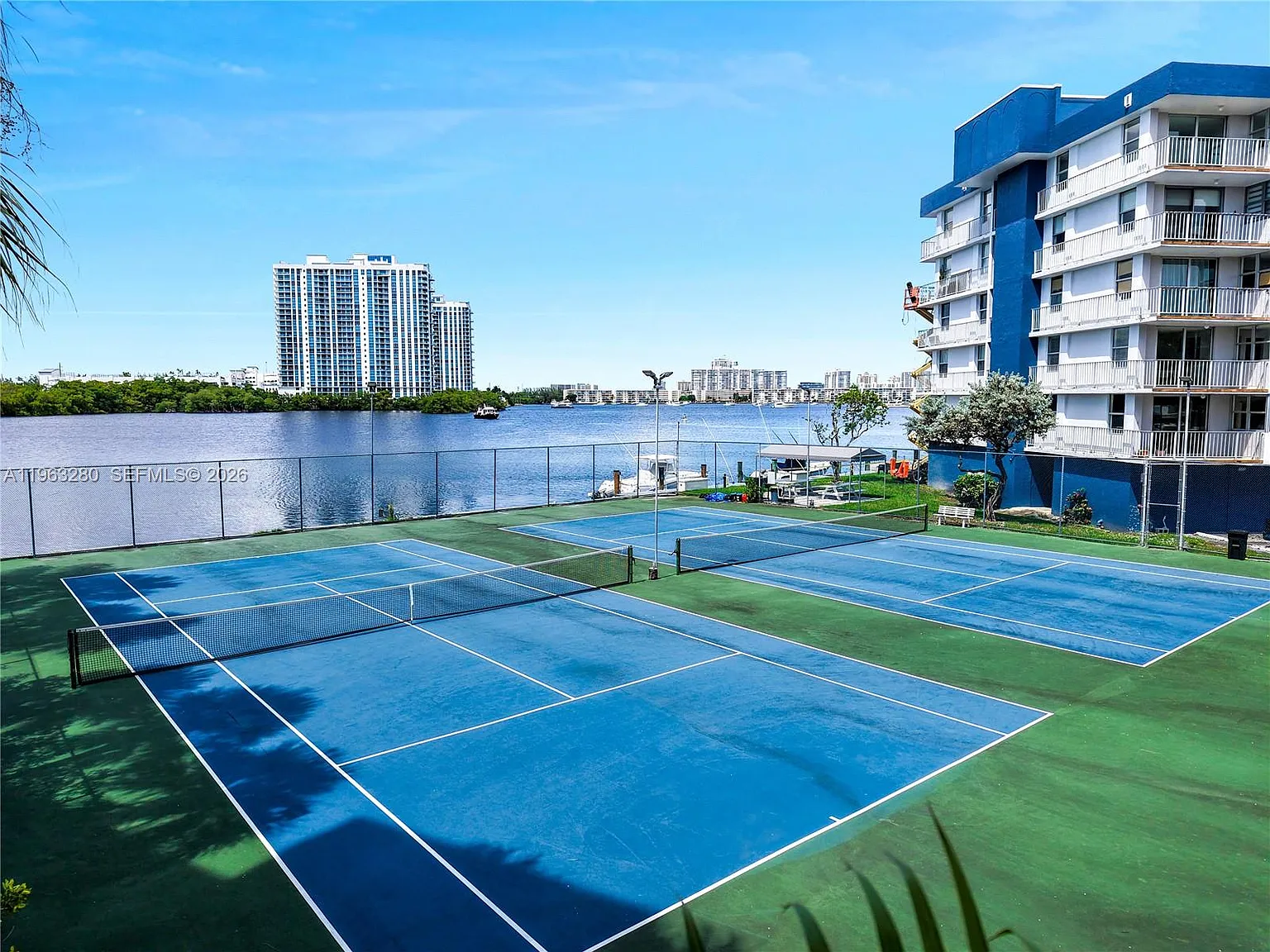 Reef East Condo — Photo 2