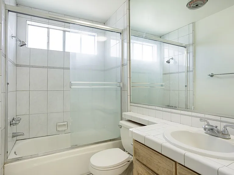 1324 Barry Ave #6 — Photo 14
