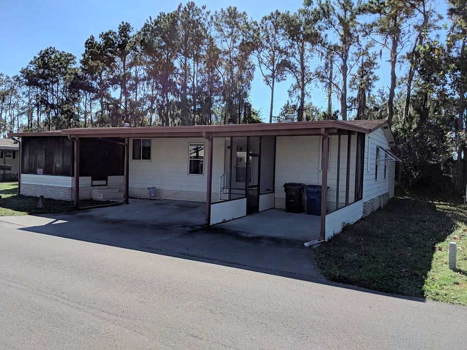1st image of 372 Crestwood Dr