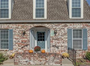 5702 Metcalf Ct, Overland Park, KS 66202