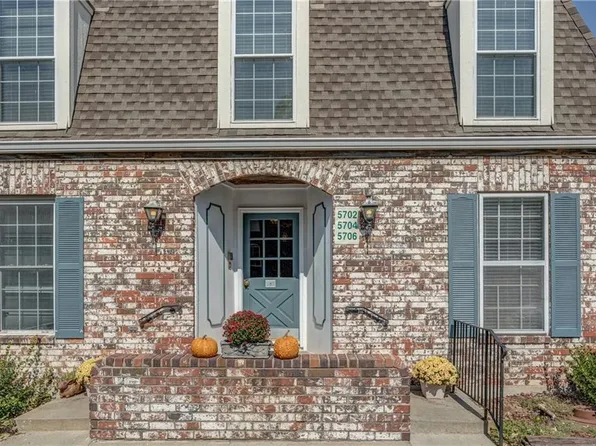 5702 Metcalf Ct, Overland Park, KS 66202