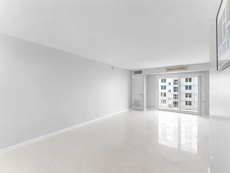 3215 S Ocean Blvd #407 — Photo 34