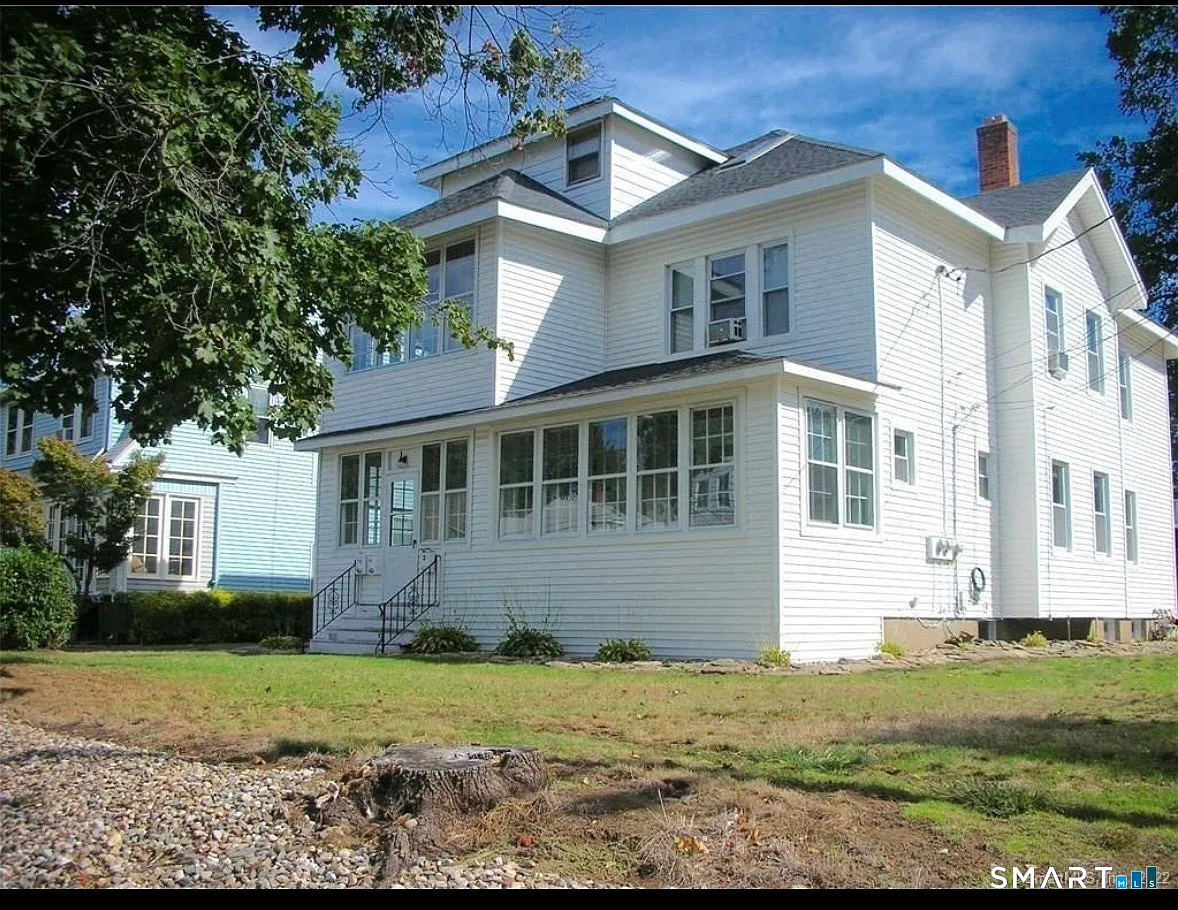 2 bed, 1.0 bath, 1100 sqft, $2,000 — Photo 2