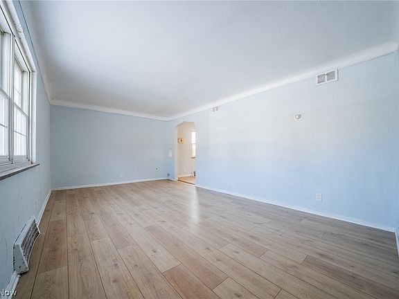 5th image of 20900 Priday Ave