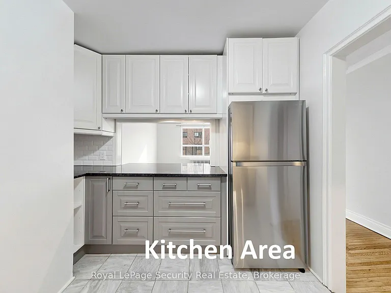 35 Raglan Ave #208 — Photo 23