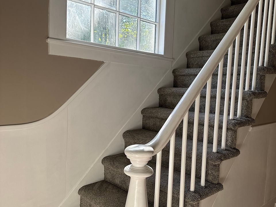 Front foyer stairs!
