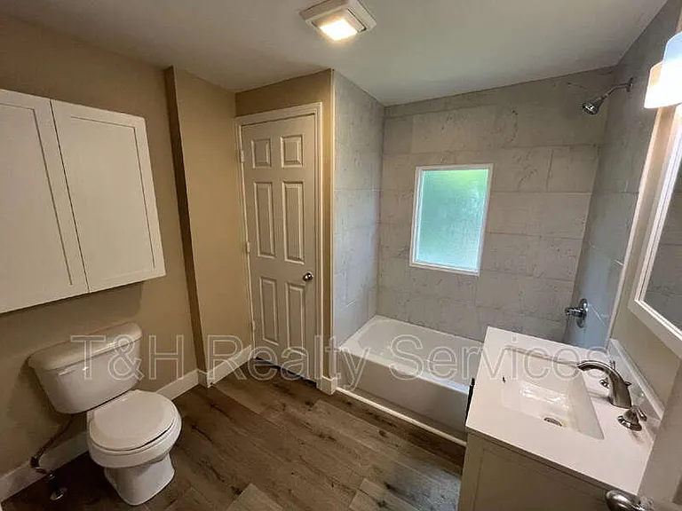 6155 Broadway St — Photo 19