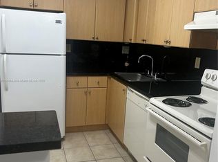 7110 NW 179th St APT 110, Hialeah, FL 33015