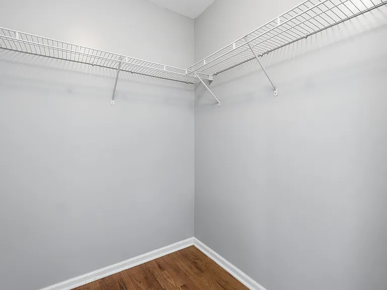 closet bedroom 2