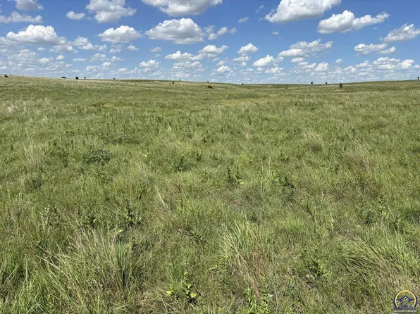 2382 240th St, Lincolnville, KS 66858