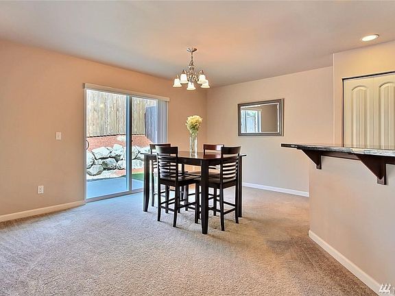 5th image of 1513 Farina Loop SE