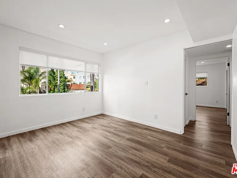 136 S Palm Dr #301 — Photo 12