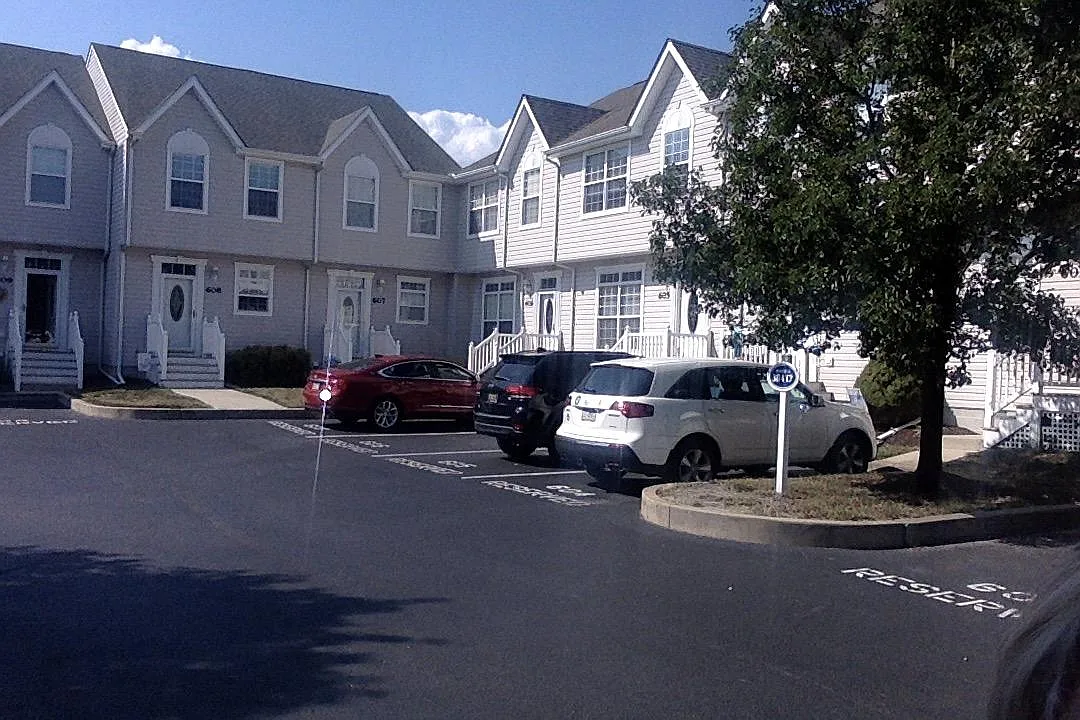 38415 Driftwood Ct — Photo 2