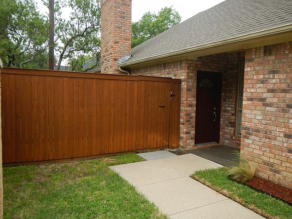 Side Entry on Dogwood, & Cedar Gate to Rear Yard.