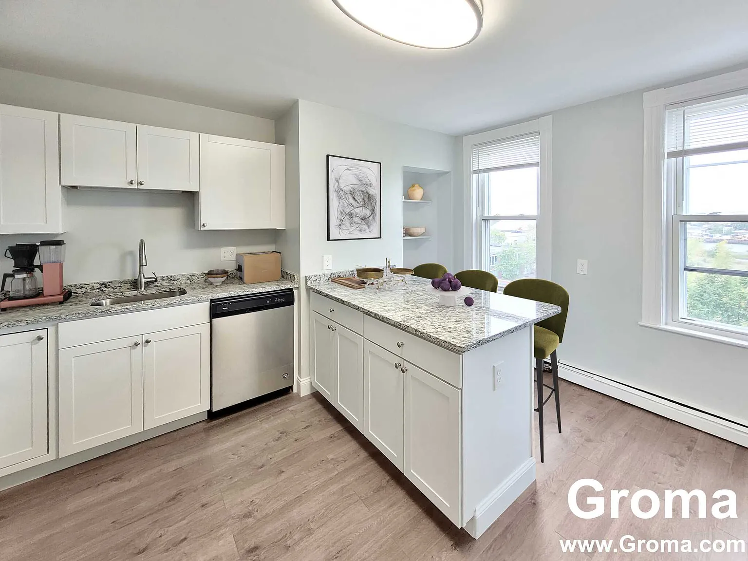 3 bed, $3,470 — Photo 1