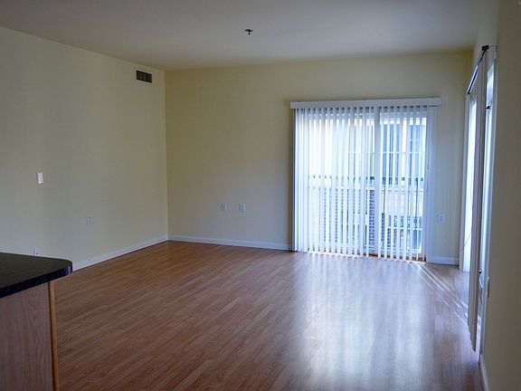 3rd image of 1030 N American St Unit 702