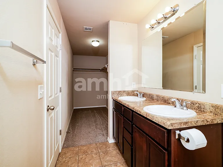7405 S Elder Ave — Photo 10