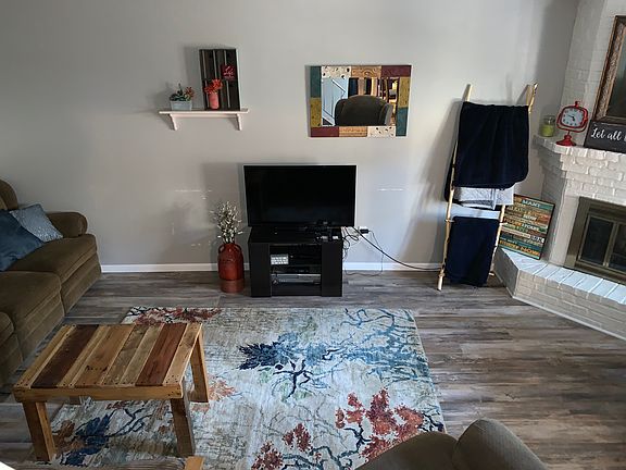 4th image of 1015 N 39th St APT G27