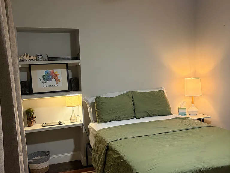 Bedroom 1 - Full Bed & Desk