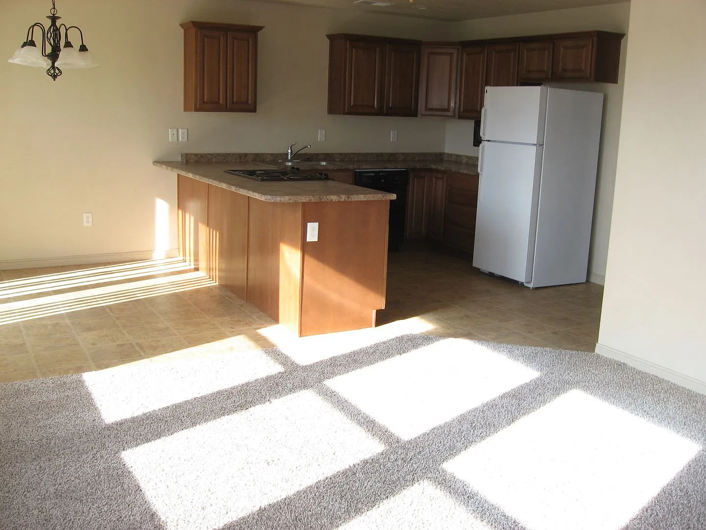 Charming Corner Lot Duplex with Garage & Backyard Reduced Rent! — Photo 2